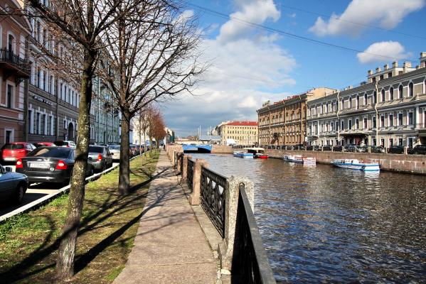 Вход в квартиру парадный с набережной Мойки