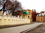 Дворец Бобринских находится в завершающей стадии реставрации. Дворец Бобринских находится в завершающей стадии реставрации.